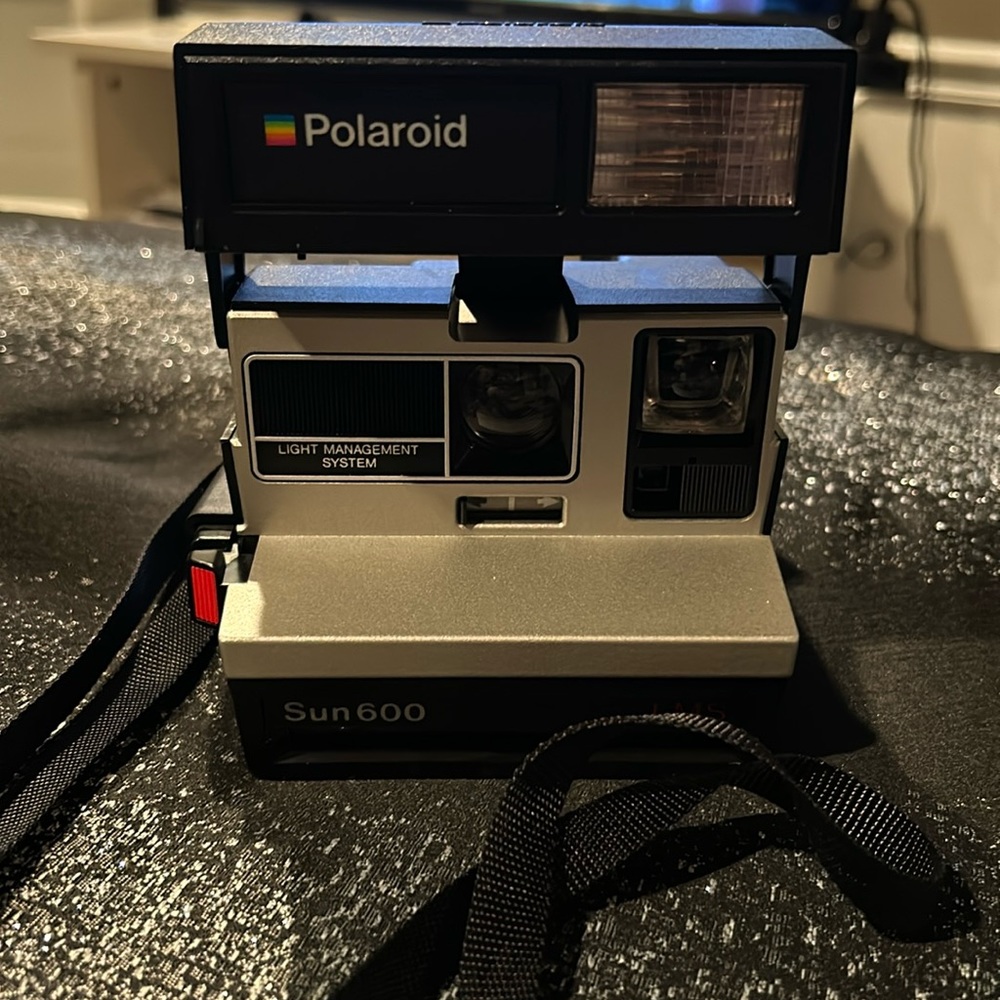 Polaroid Sun 600 camera